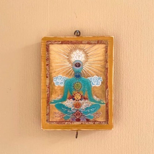Sacred Panel met chakra's met de hand beschilderd op een geel paneeltje