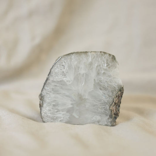 Agaat waxinelichthouder gemaakt van een halve Agaat steen.