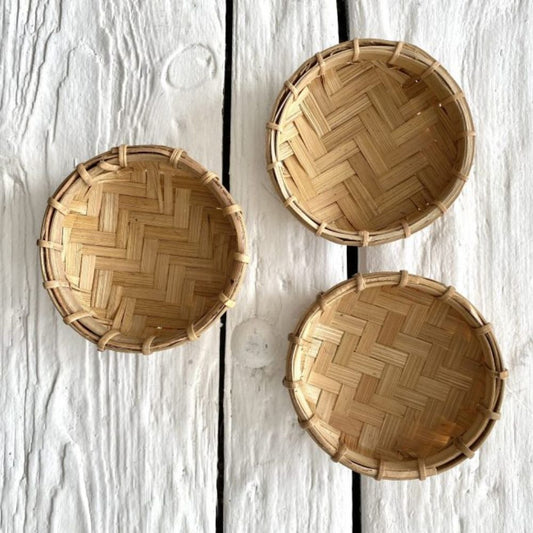 Bamboe offerschaaltje XS in het naturel  die je kunt gebruiken om een amberblokje op te leggen