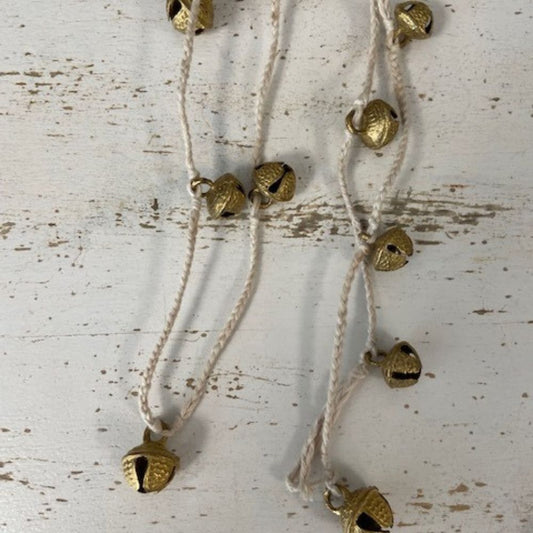 Slinger met Belletjes met beige draad