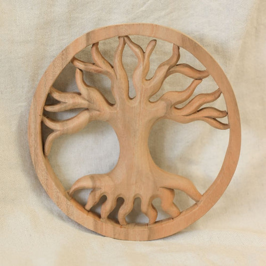 Mooie woodcarving in de vorm van een Tree of Life, handgemaakt in Bali