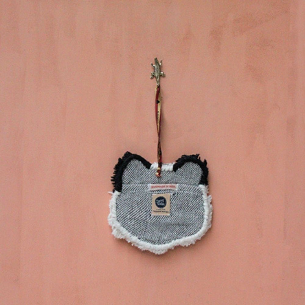 Plumpy Panda Gifthanger Doing Goods