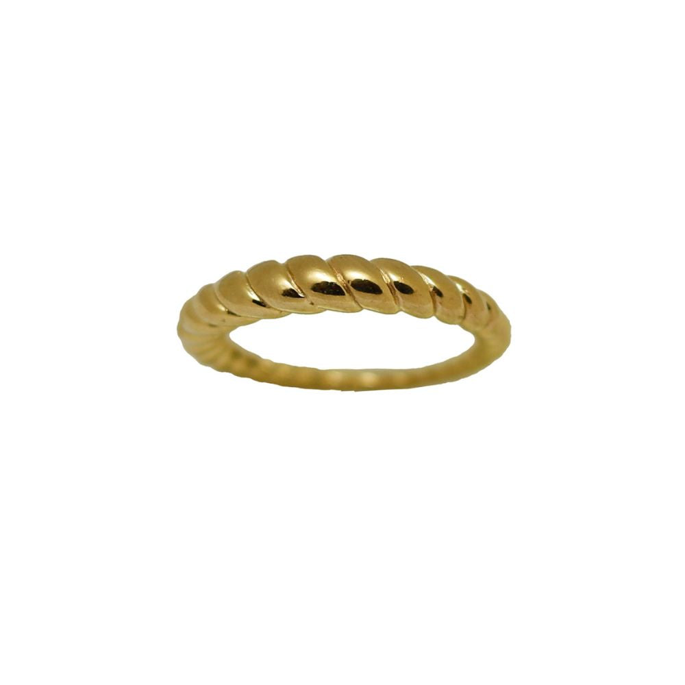 Croissant ring gemaakt van brass met 14K gold plating.