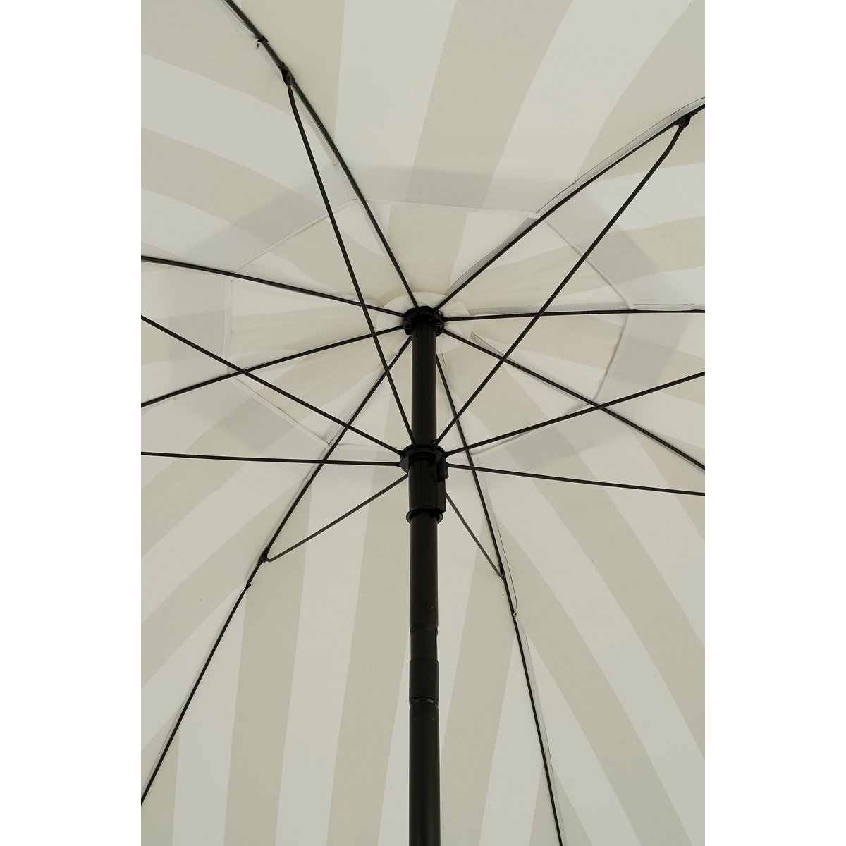 Osborn Parasol - H238 x Ø220 cm - Lichtgroen